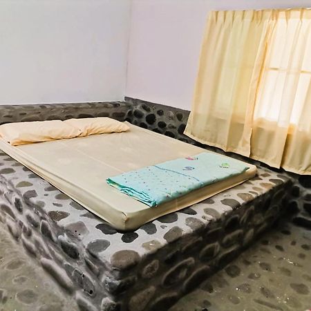 Oyo Home 90491 Flinstone Lodge Kota Kinabalu Kültér fotó