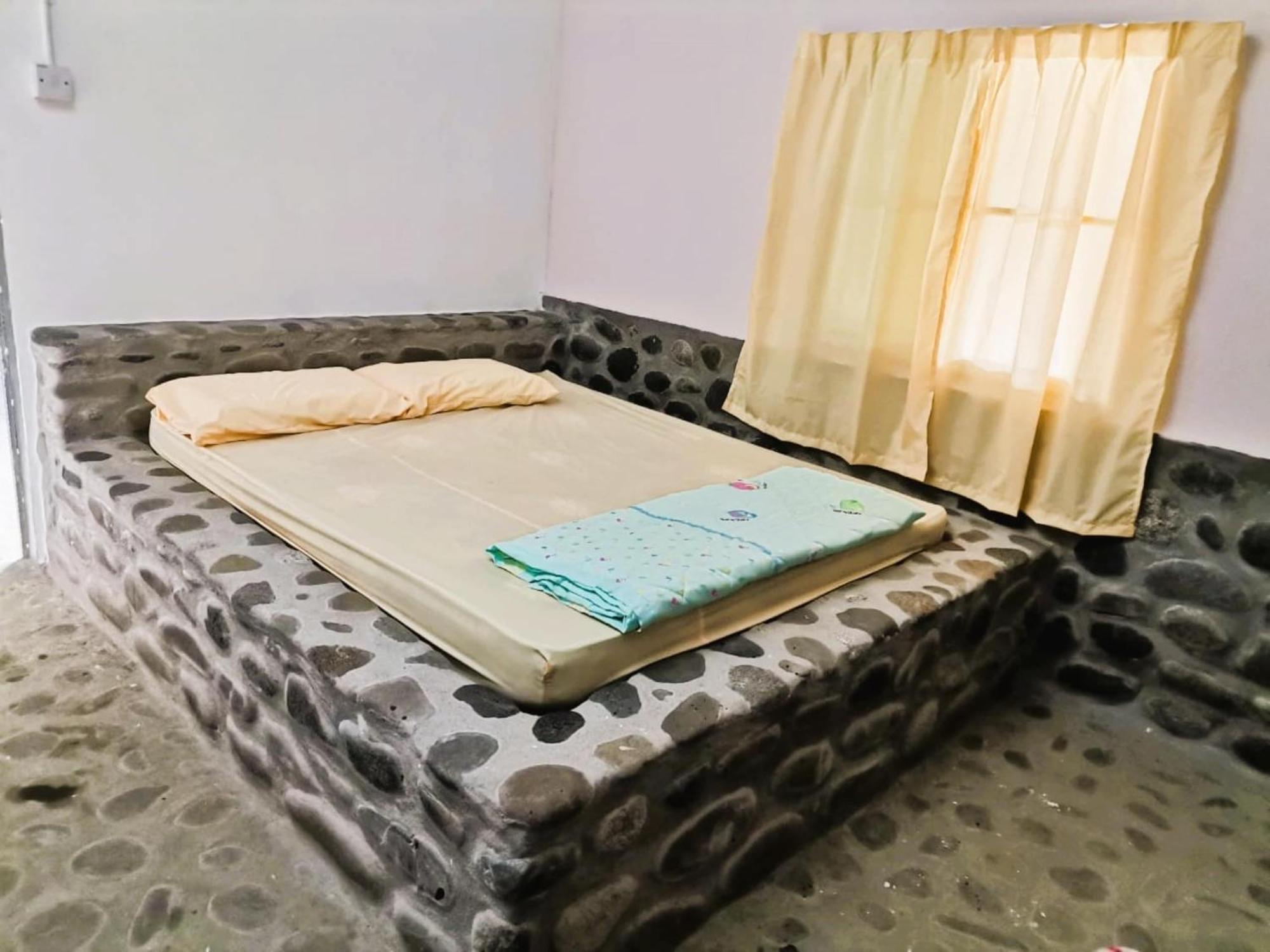 Oyo Home 90491 Flinstone Lodge Kota Kinabalu Kültér fotó