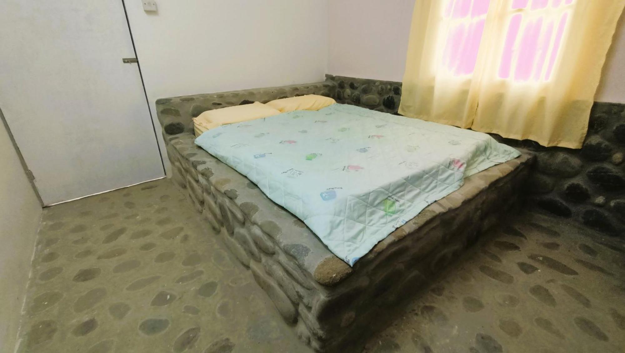 Oyo Home 90491 Flinstone Lodge Kota Kinabalu Kültér fotó
